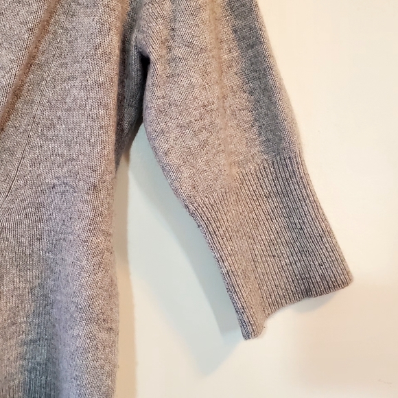 Neiman Marcus Cashmere Sweater - Picture 5 of 9